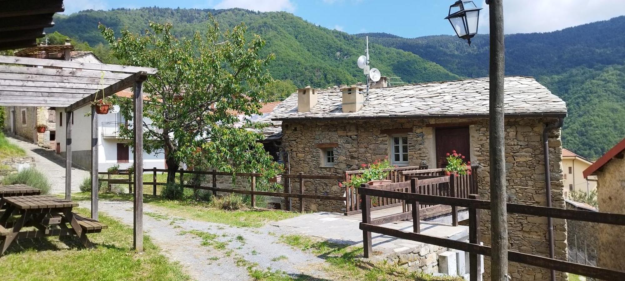 Hotel Rifugio Ca' Da Cardella Mendatica Exterior foto